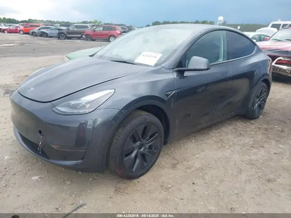 7SAYGDED3SA338398 2025 TESLA MODEL Y - Image 2