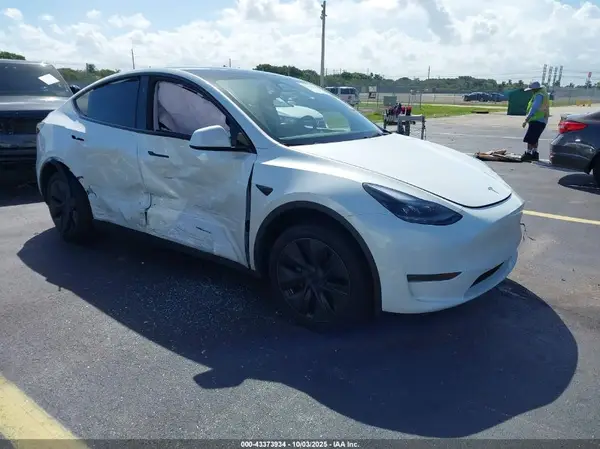 7SAYGDED3SA349059 2025 TESLA MODEL Y - Image 1