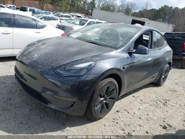 7SAYGDED3SA352138 2025 TESLA MODEL Y - Image 2