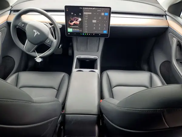 7SAYGDED3SA354634 2025 TESLA MODEL Y - Image 8