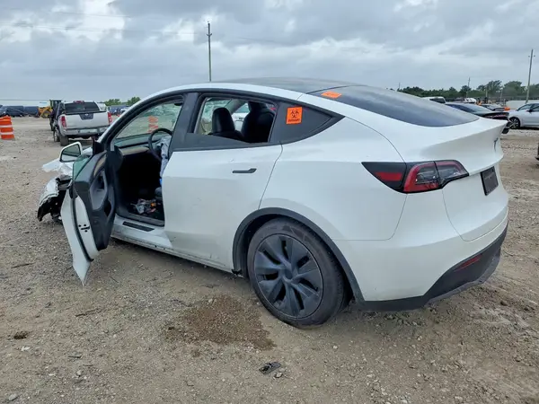7SAYGDED3SA357260 2025 TESLA MODEL Y - Image 2