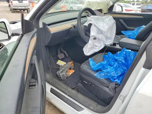 7SAYGDED3SA357260 2025 TESLA MODEL Y - Image 8