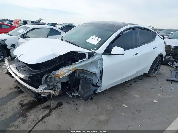 7SAYGDED3SA357601 2025 TESLA MODEL Y - Image 2