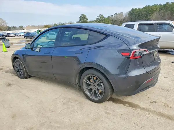 7SAYGDED3SA366850 2025 TESLA MODEL Y - Image 2
