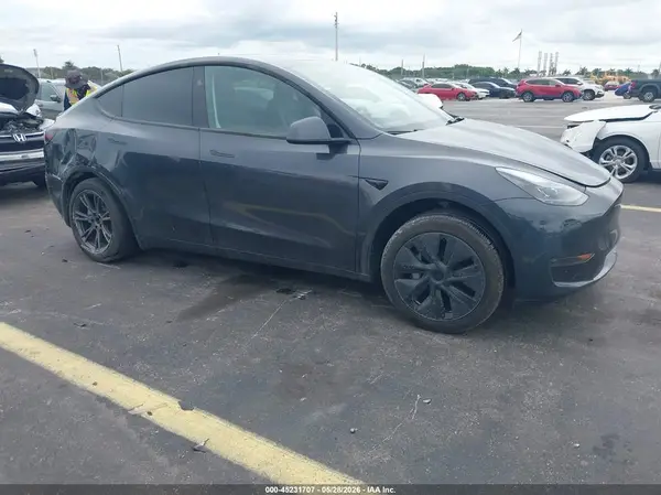 7SAYGDED3SA370803 2025 TESLA MODEL Y - Image 1