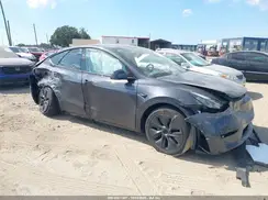 7SAYGDED3SA372602 2025 TESLA MODEL Y