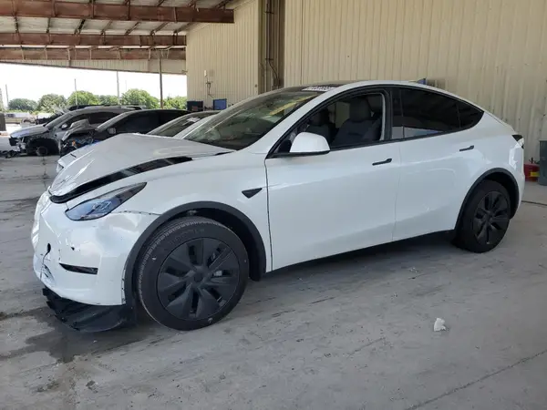 7SAYGDED3SA374902 2025 TESLA MODEL Y - Image 1