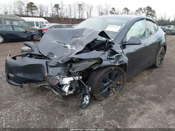 7SAYGDED3SA378237 2025 TESLA MODEL Y - Image 2