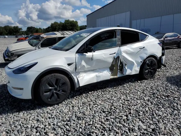 7SAYGDED3SA378674 2025 TESLA MODEL Y - Image 1