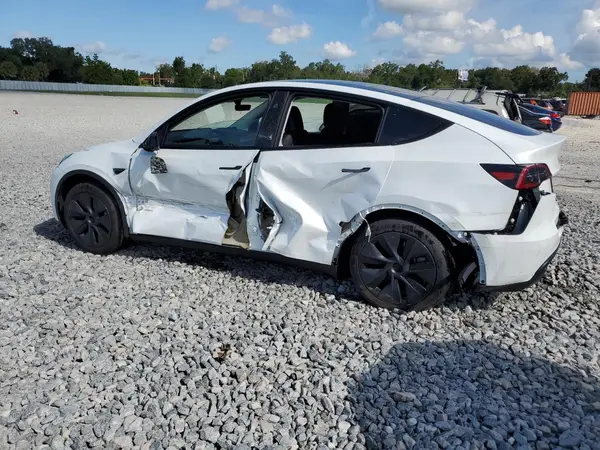 7SAYGDED3SA378674 2025 TESLA MODEL Y - Image 2