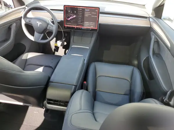 7SAYGDED3SA378674 2025 TESLA MODEL Y - Image 8