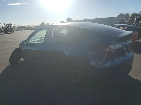 7SAYGDED3SF230687 2025 TESLA MODEL Y - Image 2