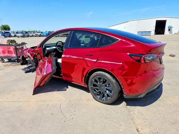 7SAYGDED3SF234979 2025 TESLA MODEL Y - Image 2