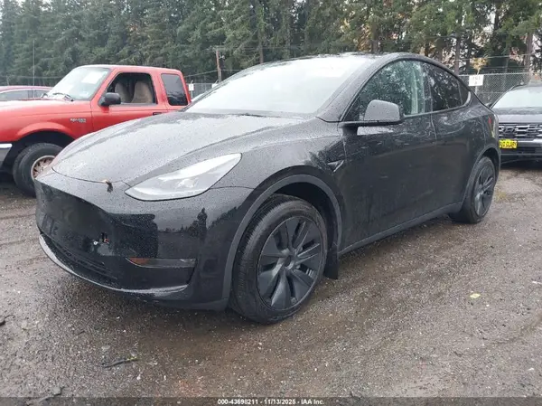 7SAYGDED3SF236893 2025 TESLA MODEL Y - Image 2