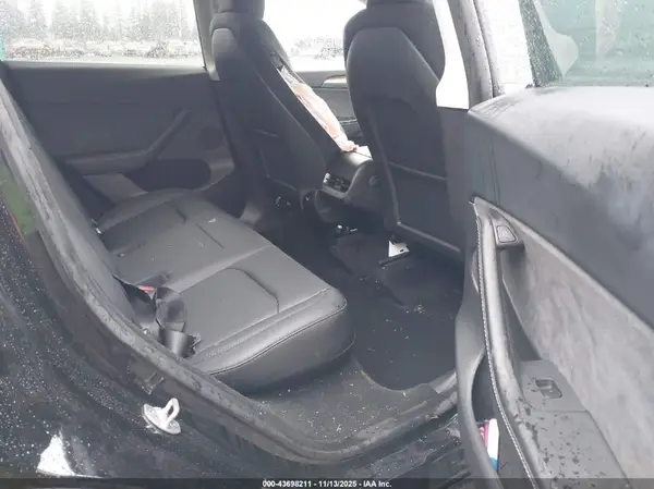 7SAYGDED3SF236893 2025 TESLA MODEL Y - Image 8
