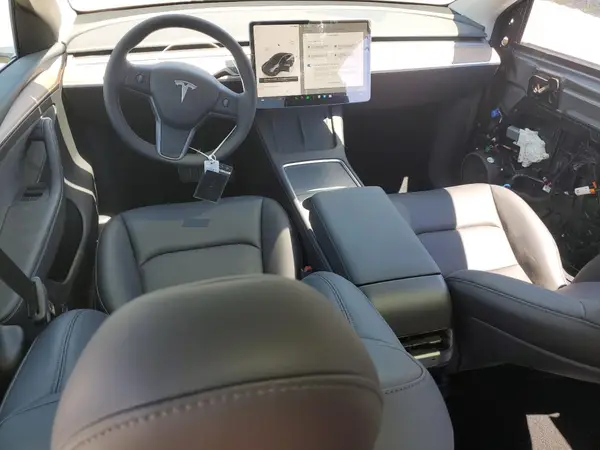 7SAYGDED3SF239146 2025 TESLA MODEL Y - Image 8