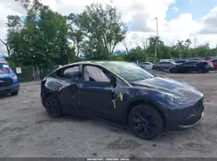 7SAYGDED3SF240359 2025 TESLA MODEL Y