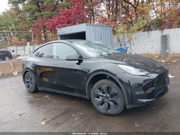 7SAYGDED3SF246940 2025 TESLA MODEL Y - Image 1