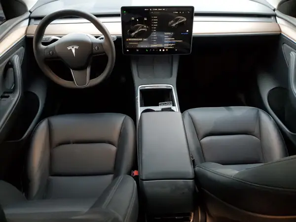 7SAYGDED3SF264869 2025 TESLA MODEL Y - Image 8