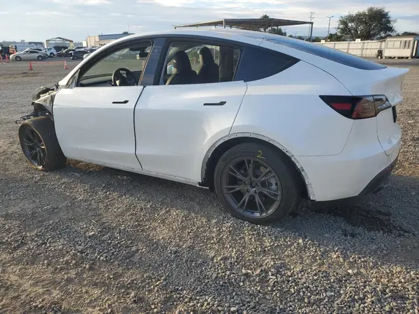 7SAYGDED3SF265620 2025 TESLA MODEL Y - Image 2