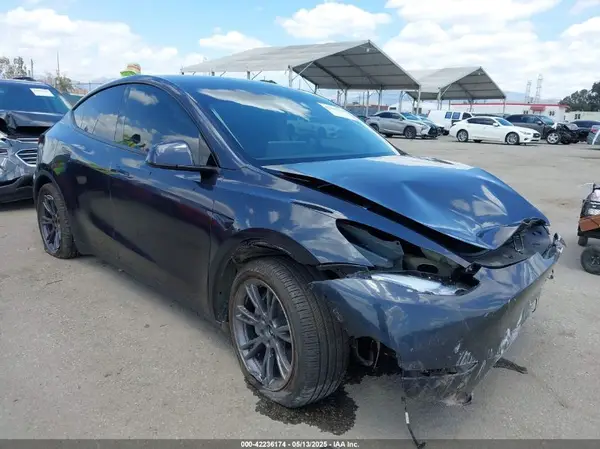 7SAYGDED3SF266685 2025 TESLA MODEL Y - Image 1