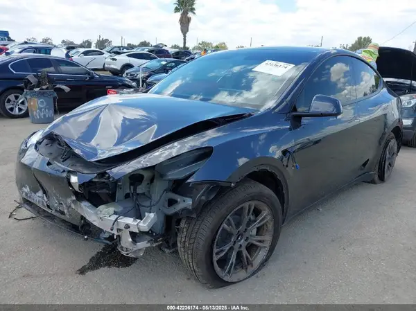 7SAYGDED3SF266685 2025 TESLA MODEL Y - Image 2