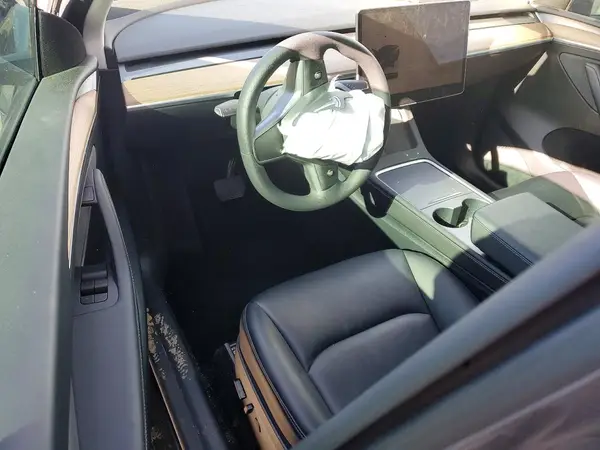 7SAYGDED3SF272311 2025 TESLA MODEL Y - Image 8