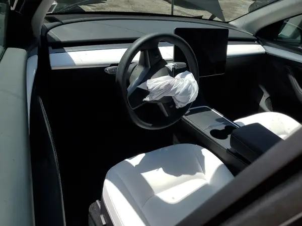 7SAYGDED3SF278416 2025 TESLA MODEL Y - Image 8