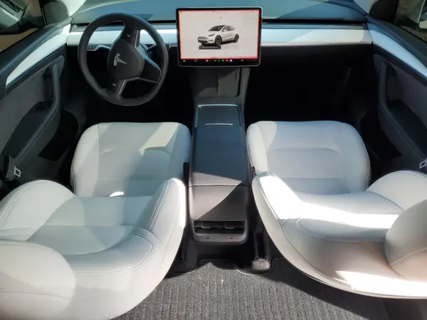 7SAYGDED3SF320227 2025 TESLA MODEL Y - Image 8