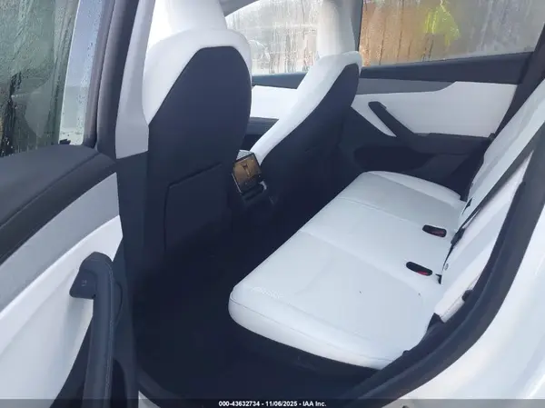 7SAYGDED3TA477884 2026 TESLA MODEL Y - Image 8