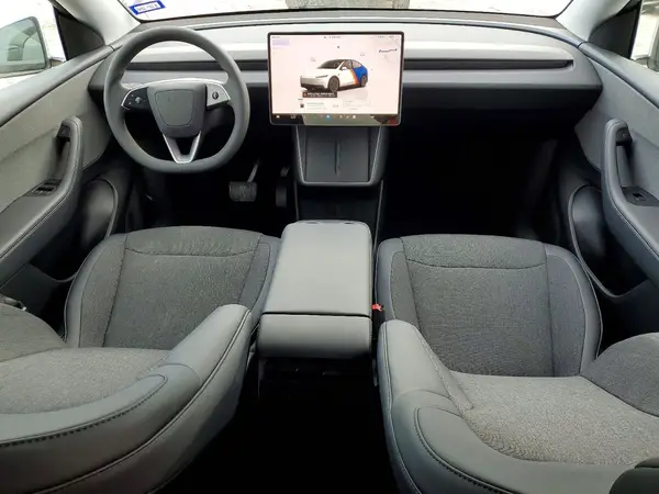 7SAYGDED3TA626312 2026 TESLA MODEL Y - Image 8