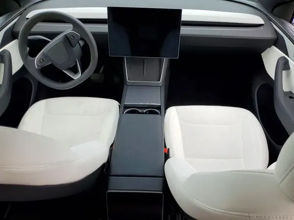 7SAYGDED3TA651775 2026 TESLA MODEL Y - Image 8