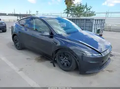 7SAYGDED3TA696117 2026 TESLA MODEL Y