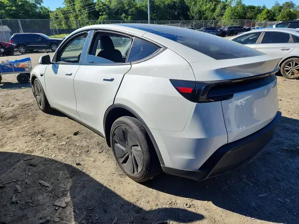 7SAYGDED3TF365301 2026 TESLA MODEL Y - Image 2