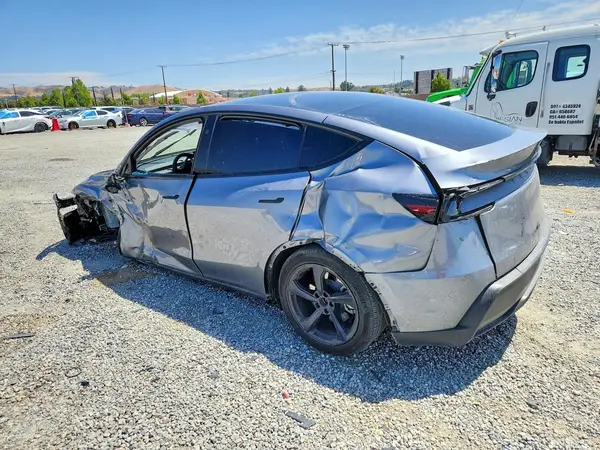 7SAYGDED3TF375908 2026 TESLA MODEL Y - Image 2