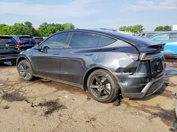 7SAYGDED3TF434990 2026 TESLA MODEL Y - Image 2