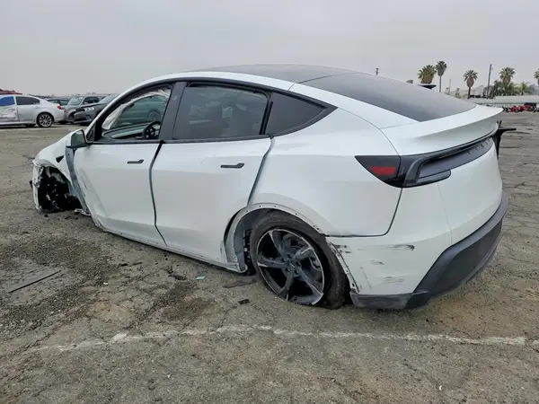 7SAYGDED3TF439297 2026 TESLA MODEL Y - Image 2