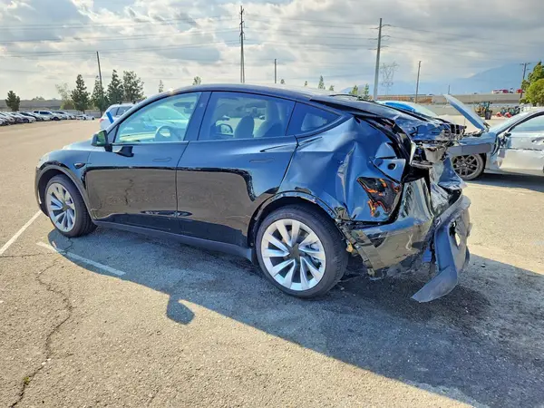 7SAYGDED3TF539321 2026 TESLA MODEL Y - Image 2