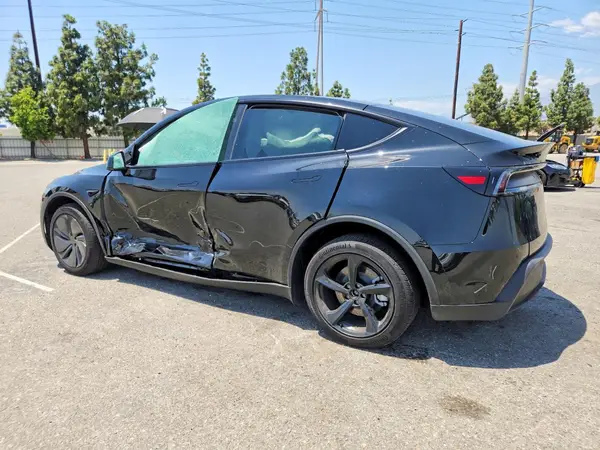 7SAYGDED3TF539660 2026 TESLA MODEL Y - Image 2