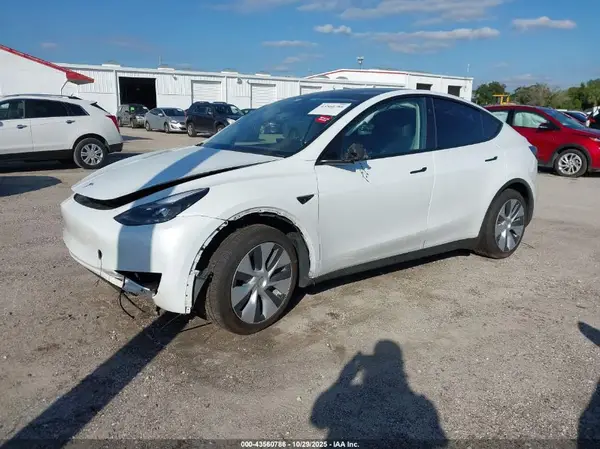 7SAYGDED4PF931973 2023 TESLA MODEL Y - Image 2