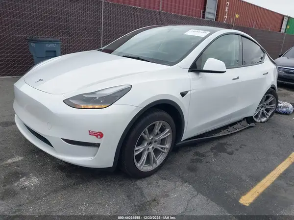 7SAYGDED4PF956016 2023 TESLA MODEL Y - Image 2