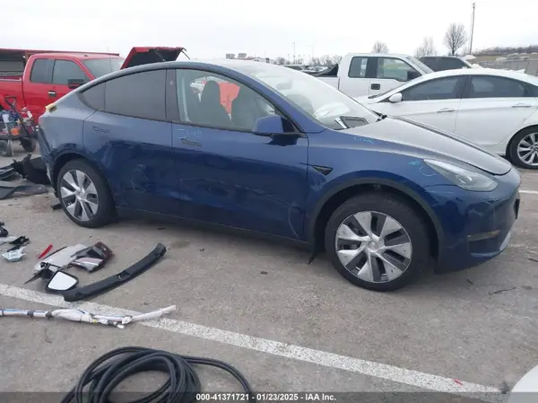 7SAYGDED4PF956047 2023 TESLA MODEL Y - Image 1