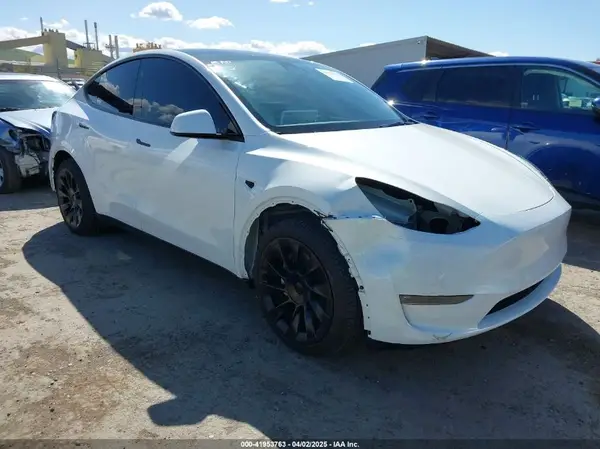7SAYGDED4PF976735 2023 TESLA MODEL Y - Image 1