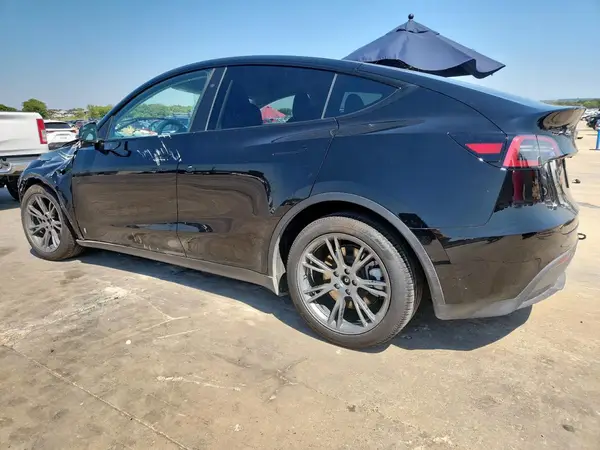 7SAYGDED4RA304478 2024 TESLA MODEL Y - Image 2