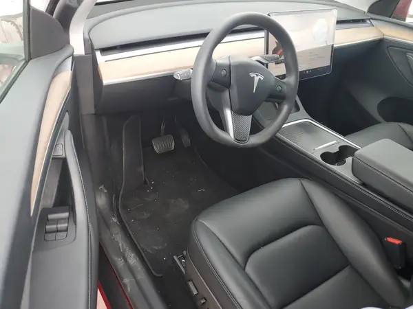 7SAYGDED4RA309292 2024 TESLA MODEL Y - Image 8
