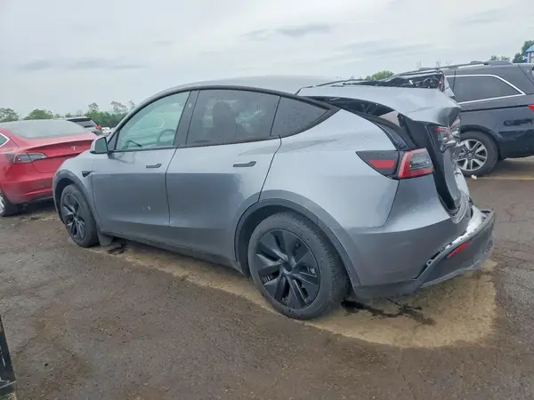 7SAYGDED4RA325007 2024 TESLA MODEL Y - Image 2