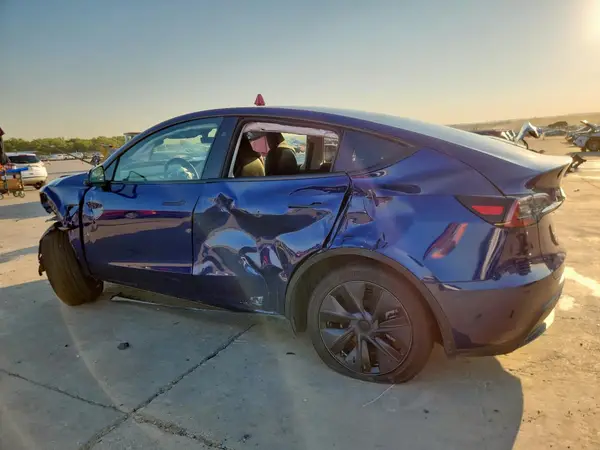 7SAYGDED4RA326724 2024 TESLA MODEL Y - Image 2