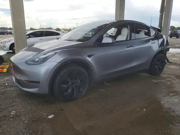 7SAYGDED4RA326819 2024 TESLA MODEL Y - Image 1