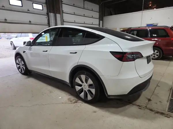 7SAYGDED4RF006578 2024 TESLA MODEL Y - Image 2