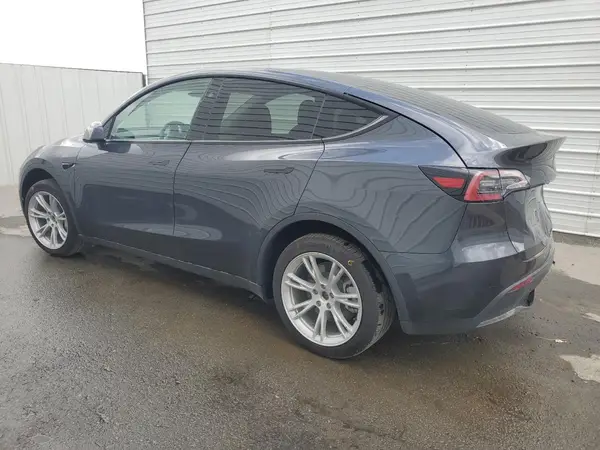 7SAYGDED4RF017614 2024 TESLA MODEL Y - Image 2